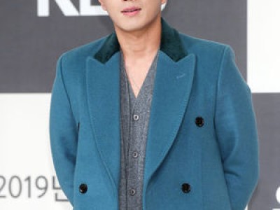 진태현 이혼숙려캠프 하차하며 제작진에게 감사패 받음