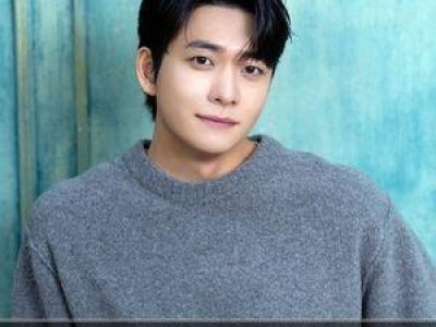 강태오 이강에는 달이 흐른다로 사극 도전 성공