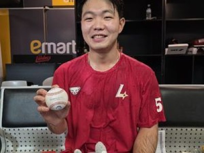 박시후 데뷔 첫 승리에 감격한 SSG 팬들