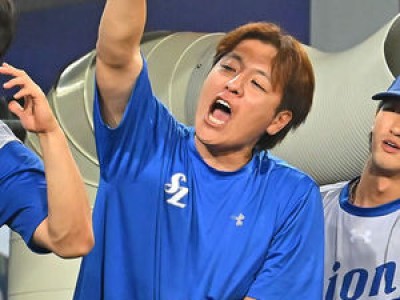 강민호 이틀 연속 홈런 터트리며 삼성 2연승 이끌어